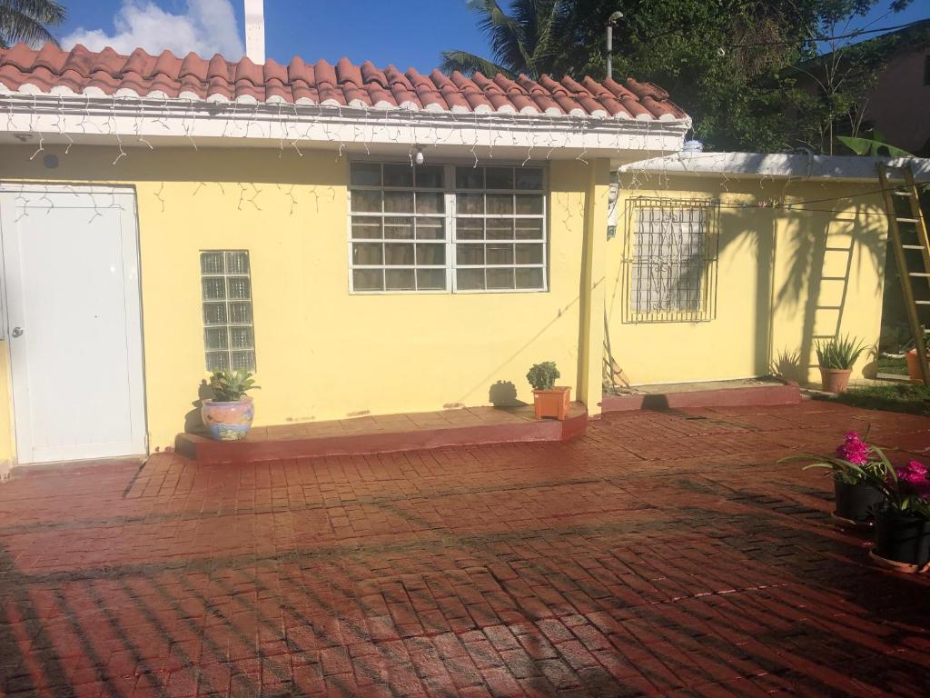 Gavidias Guest House - Puerto Rico