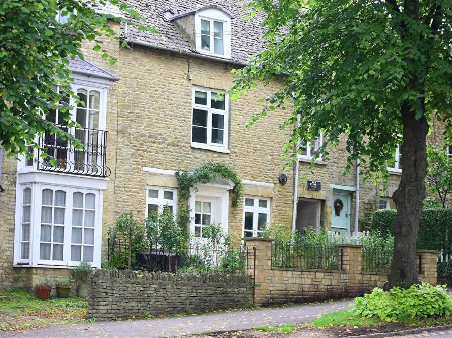 Hare House, CHIPPING NORTON - Chipping Norton