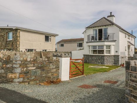 Trearddur Bay Cottages at the Best Price cozycozy