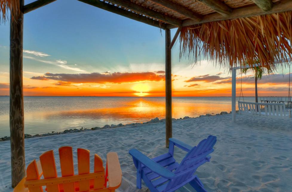 Casa De Playa - Waterfront With Amazing Sunset, Pool And Wifi - Tampa, FL