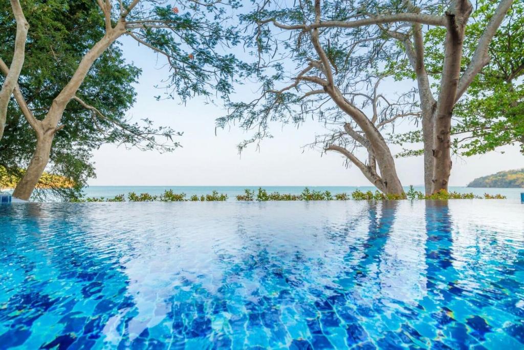 Koh Sirey Beachfront Pool Villa - Phuket