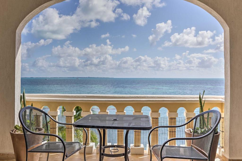 Oceanfront Cancun Condo With Loft In All Ritmo Resort - Cancún