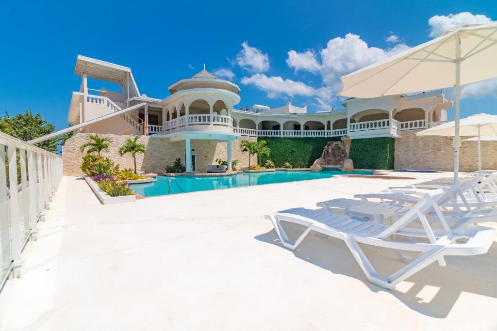 Travellers Beach Resort - Jamaica
