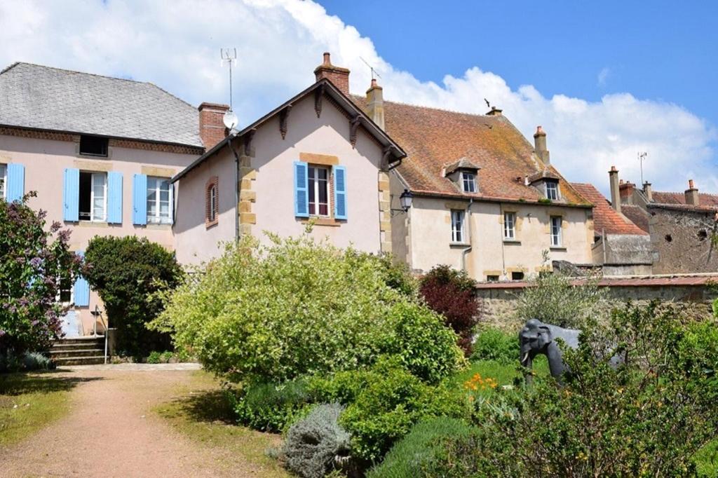 Maison De 2 Chambres Avec Jardin Clos Et Wifi A Souvigny - Allier