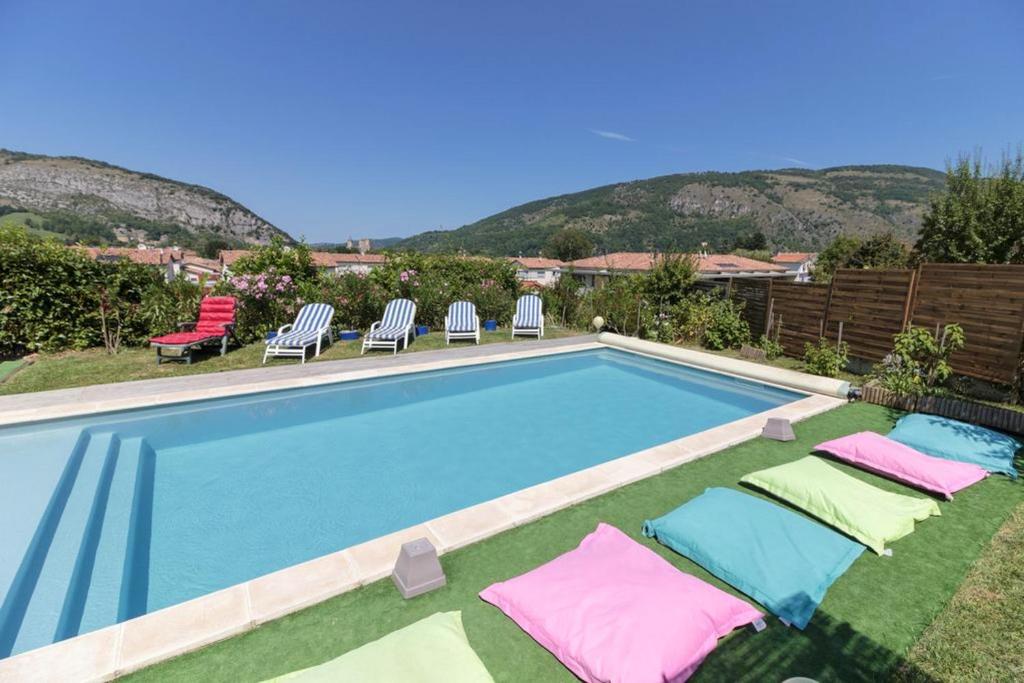 Villa De 4 Chambres Avec Vue Sur La Ville Piscine Privee Et Jacuzzi A Foix - Ariège