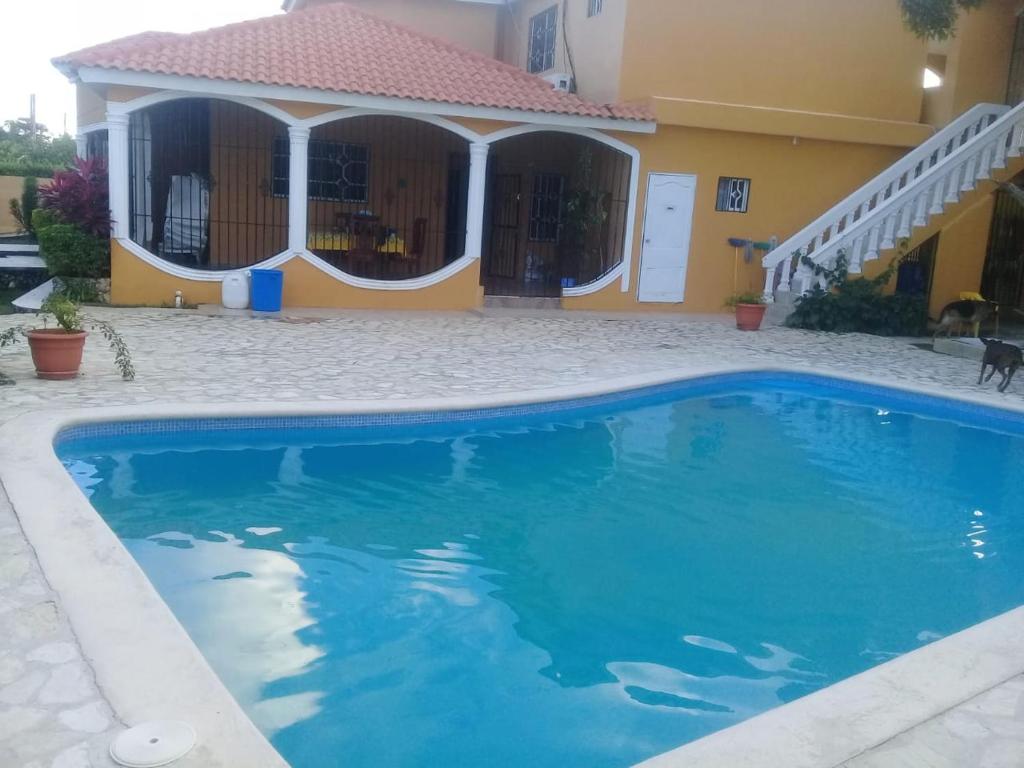 5 bedrooms villa with private pool jacuzzy and enclosed garden at Nagua 1 km away from the beach - Dominican Republic