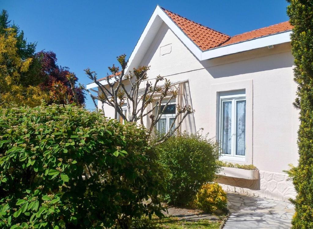 House with 2 bedrooms in Pessac with enclosed garden and WiFi 40 km from the beach - Cestas
