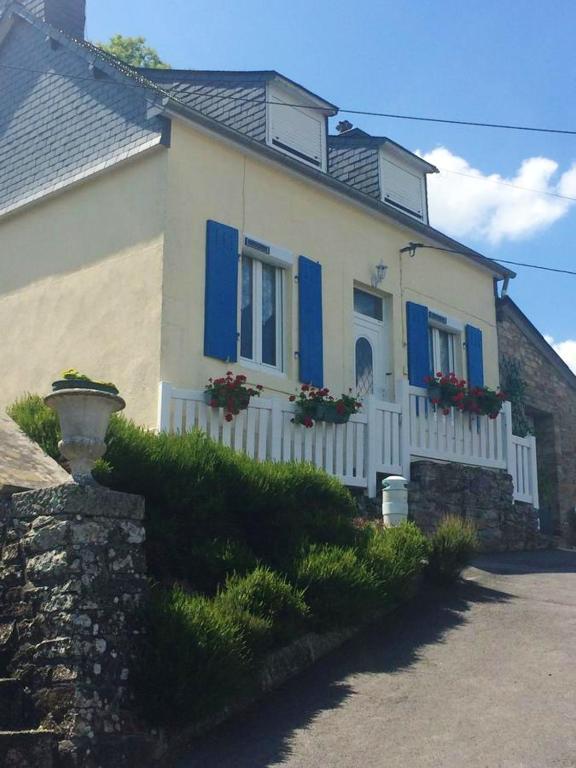 Maison De 2 Chambres Avec Vue Sur Le Lac Jardin Amenage Et Wifi A Chateaulin - Finistère