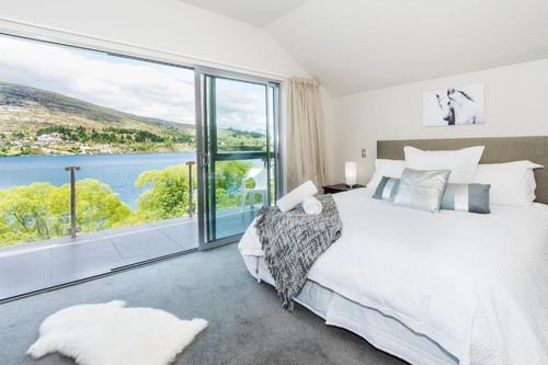 Queenstown Holiday Rentals and Airbnb cozycozy