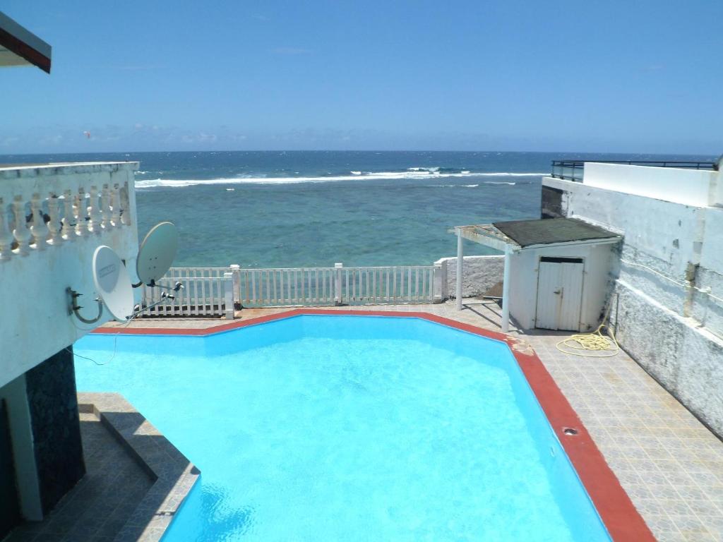 Apartment with one bedroom in Saint Pierre with wonderful sea view shared pool furnished balcony 50  - Saint Pierre