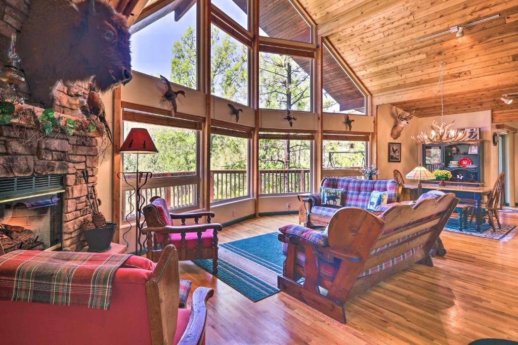 Rim Country Retreat with Multi-Level Deck & View - Christopher Creek