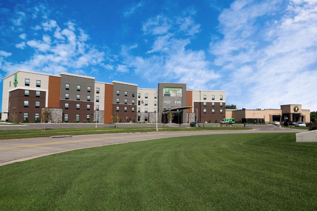 Holiday Inn Hotel & Suites Sioux Falls - Airport, an IHG Hotel - Sioux Falls