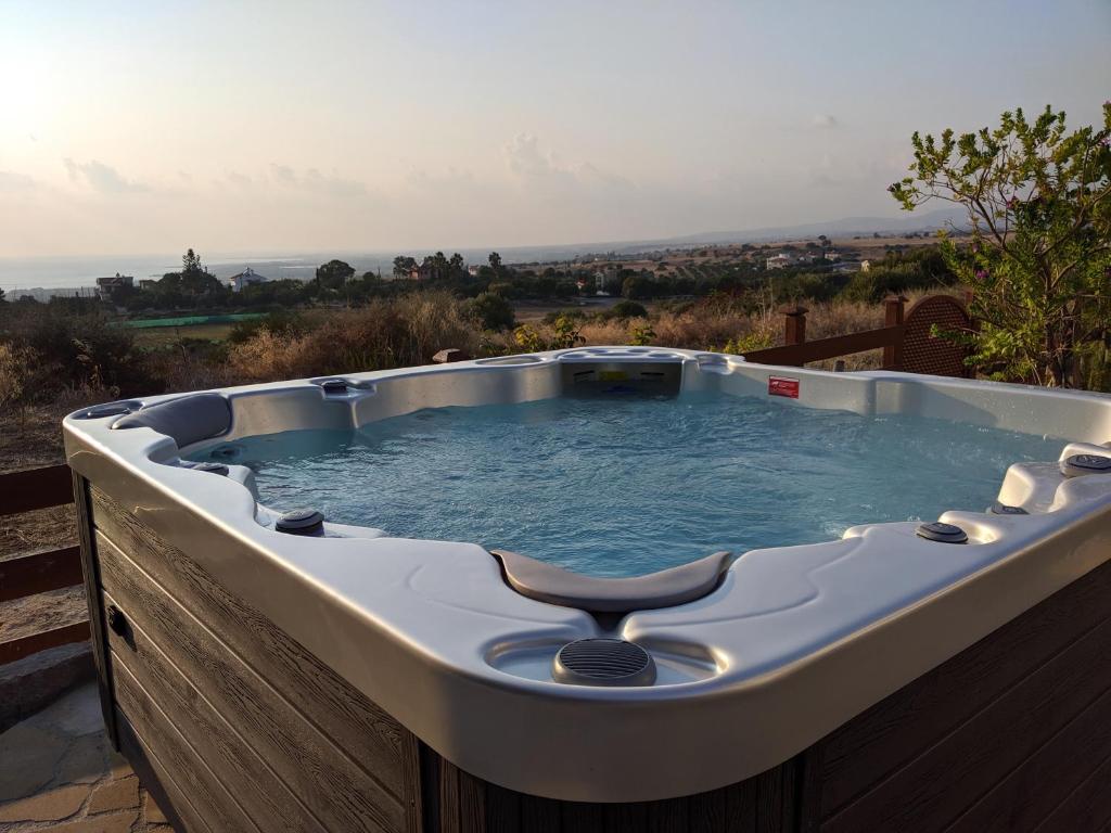 Villa Panorama - Stunning Views In Villa With Hot Tub, Pool, Garden - Zypern