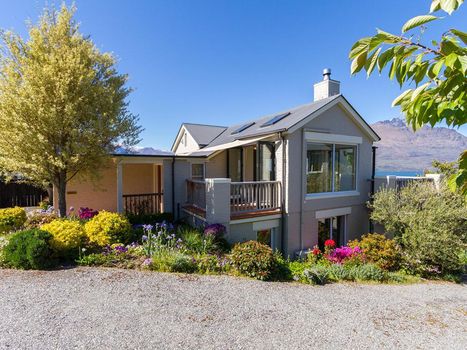 Queenstown Cottages at the Best Price cozycozy