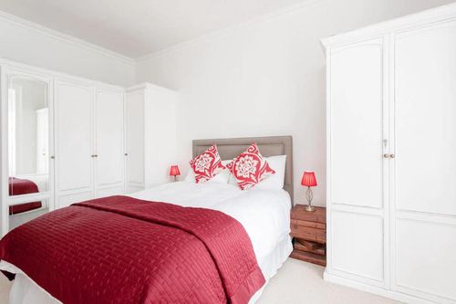 Edinburgh Waverley station airbnb, hotels and vacation rentals