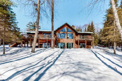 Two Sisters Lake, WI All Lodging & COZYCOZY