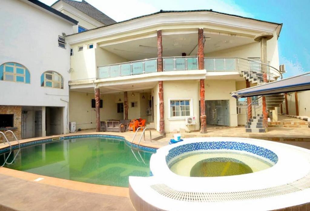 Royal Signature Suites and Apartments - Ibadan