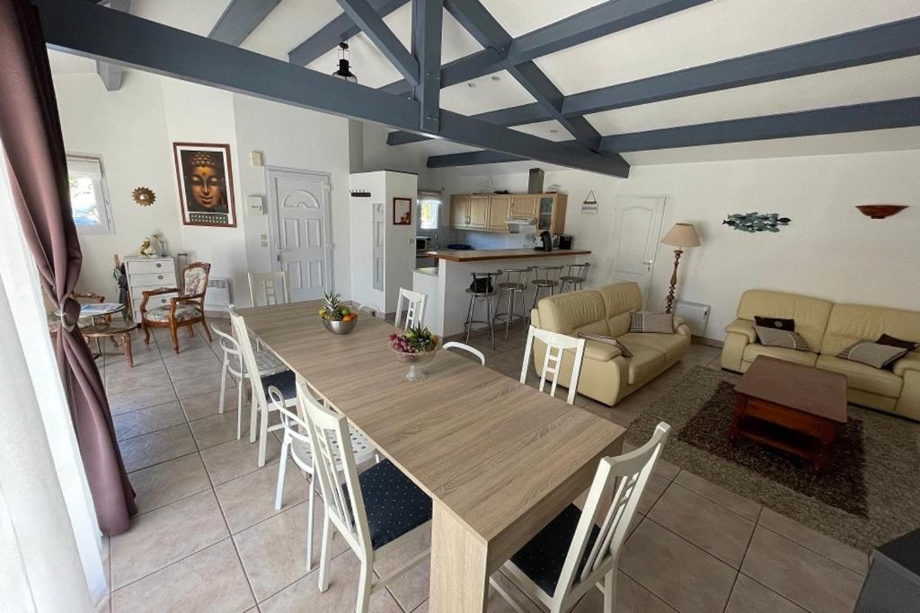 Beautiful House With Garden 10min From The Beach - Le Teich