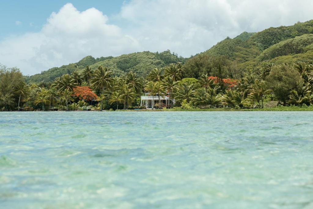 B's Beach House on Muri Lagoon - French Polynesia