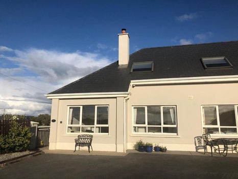 Lahinch Holiday Apartments & Self Catering Cozycozy