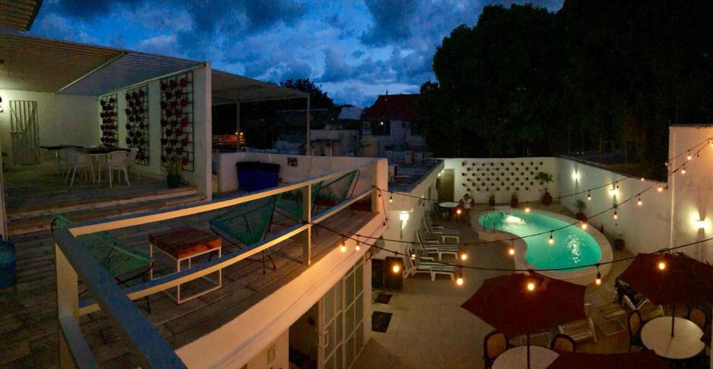 Moloch Hostel & Suites - Cancún
