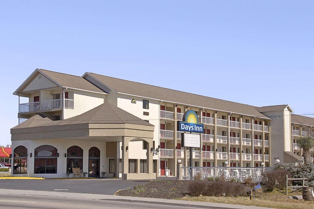 Days Inn By Wyndham Apple Valley Pigeon Forge/sevierville - Pigeon Forge