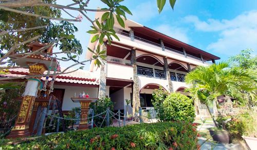 Lotus friendly hotel самуи