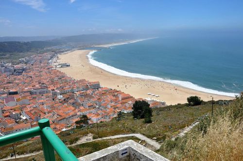 Nazaré Vacation Rentals and Airbnb cozycozy