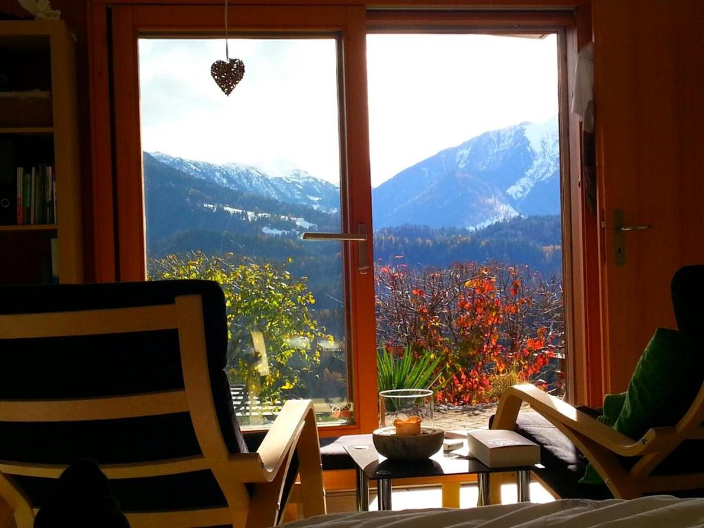 Ferienwohnung Mit Sicht Auf Die Berge (Nähe Flims/laax) - Suisse
