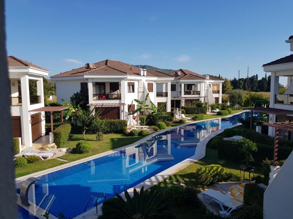 Виллы в комплексе "СRystall Villa's" в 400м от мор - Turquie