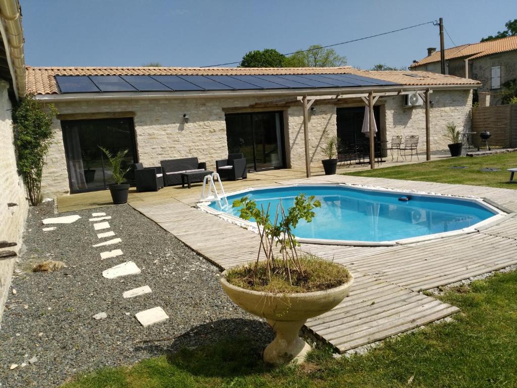 Villa de 3 chambres avec piscine privee sauna et terrasse a Marigny - France