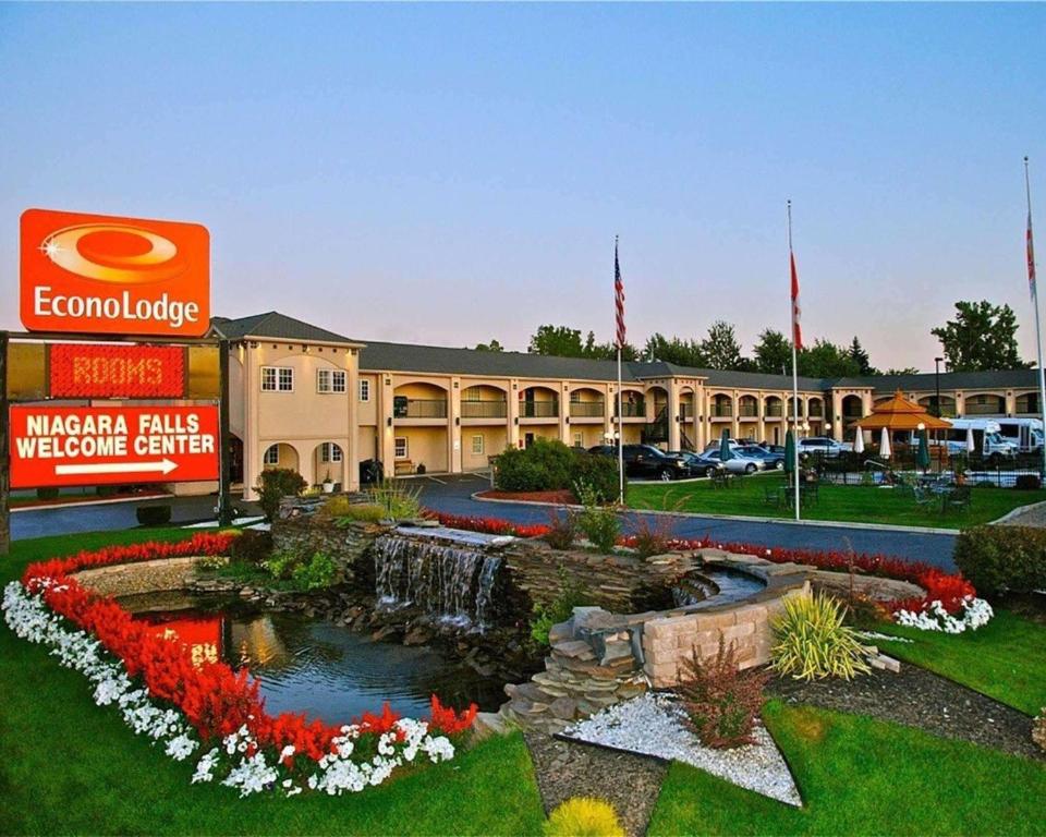 Econo Lodge At The Falls North - Niagara Falls
