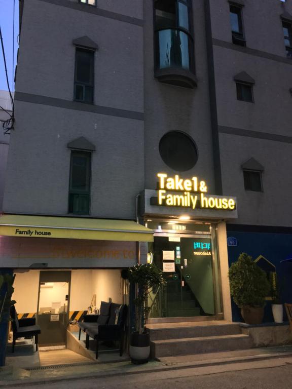 Take 1 Guesthouse Hongdae - South Korea