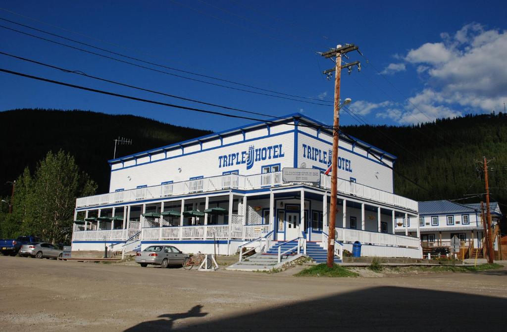 Triple J Hotel - Dawson City