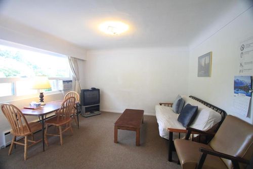 ポート・アルバーニのモーテル2件 cozycozy