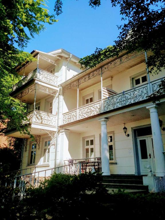 Villa Sanssouci - Bäderstilvilla mit individuellen Wohnungen - Binz