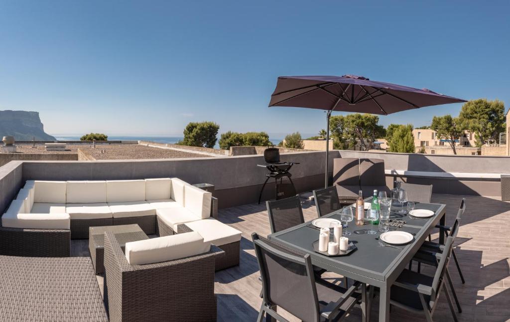 Le Vallat vue mer cassis terrasse privative spa jacuzzi barbecue calanques - Cassis