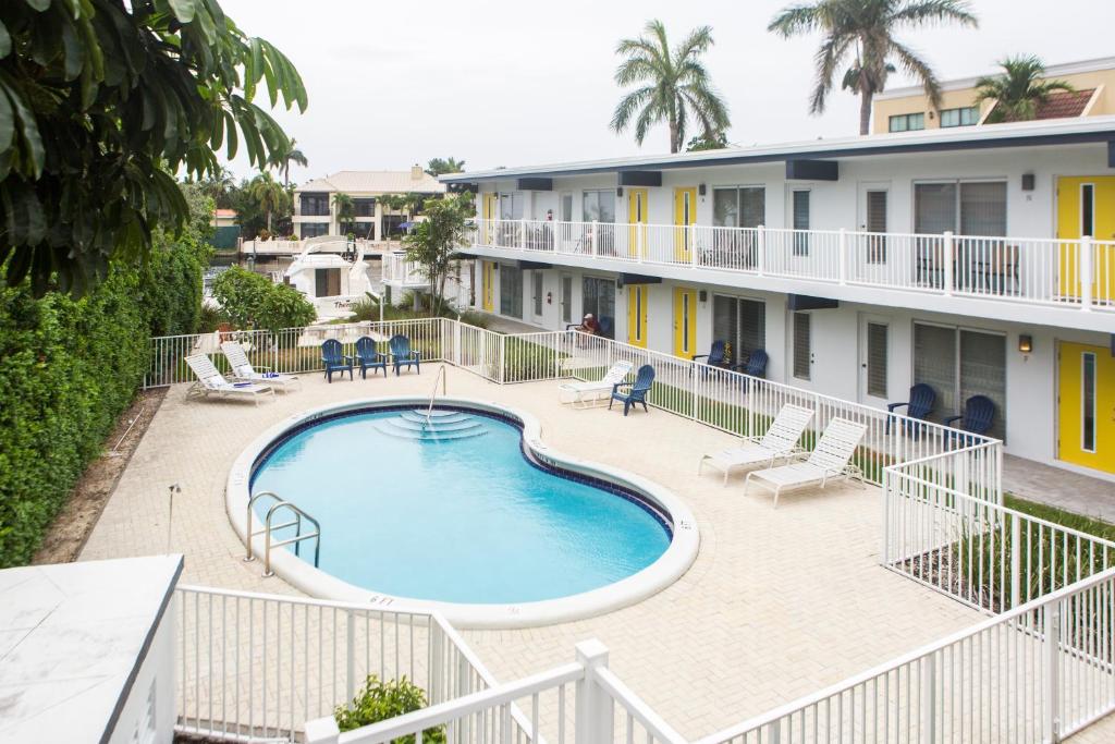 Lovely Apartment On The Canal With A Pool - Fort Lauderdale