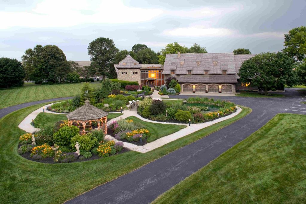 Twin Pine Manor - Pennsylvania