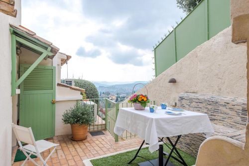 Vence Apartments and Condos For Rent cozycozy