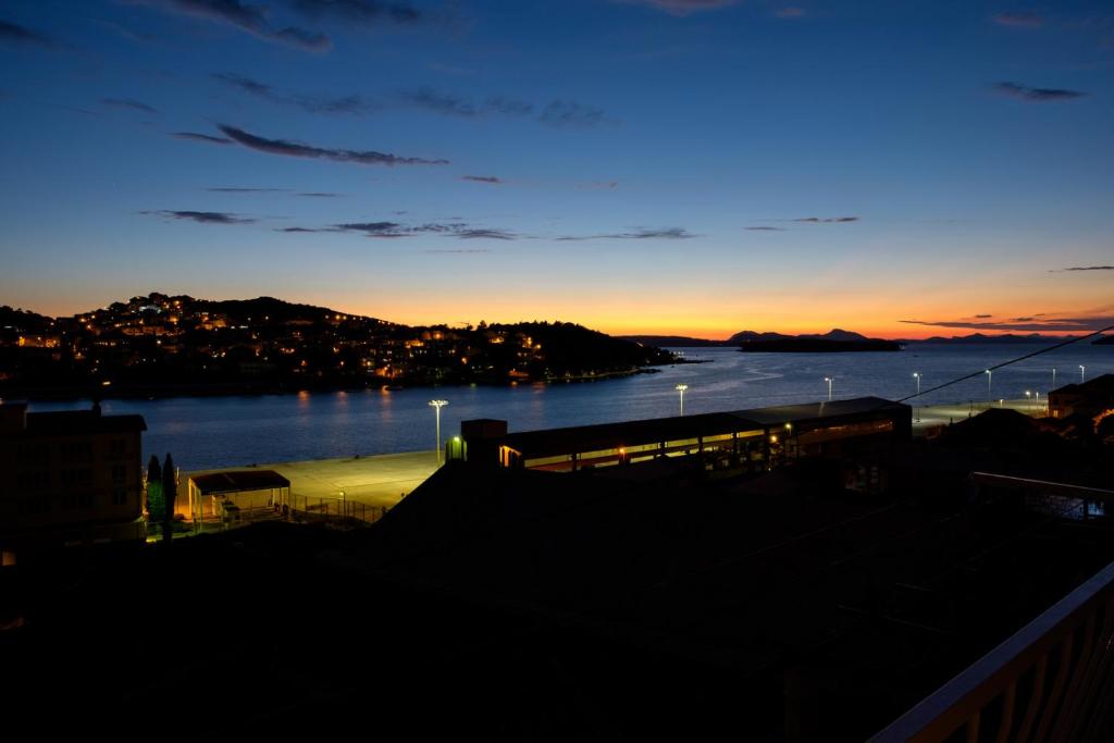 Nostromo Guesthouse With The Sea View - Dubrovnik