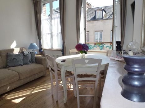 Honfleur Holiday Apartments & Self Catering Cozycozy