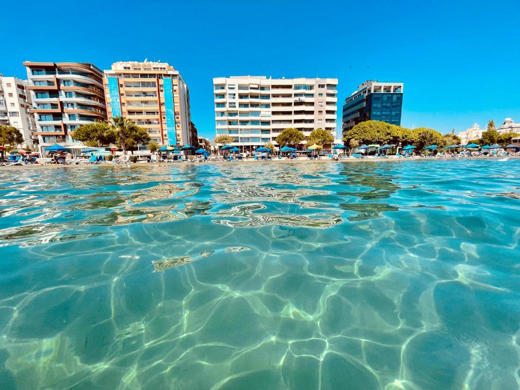 Eden Beach Apartments - Zypern