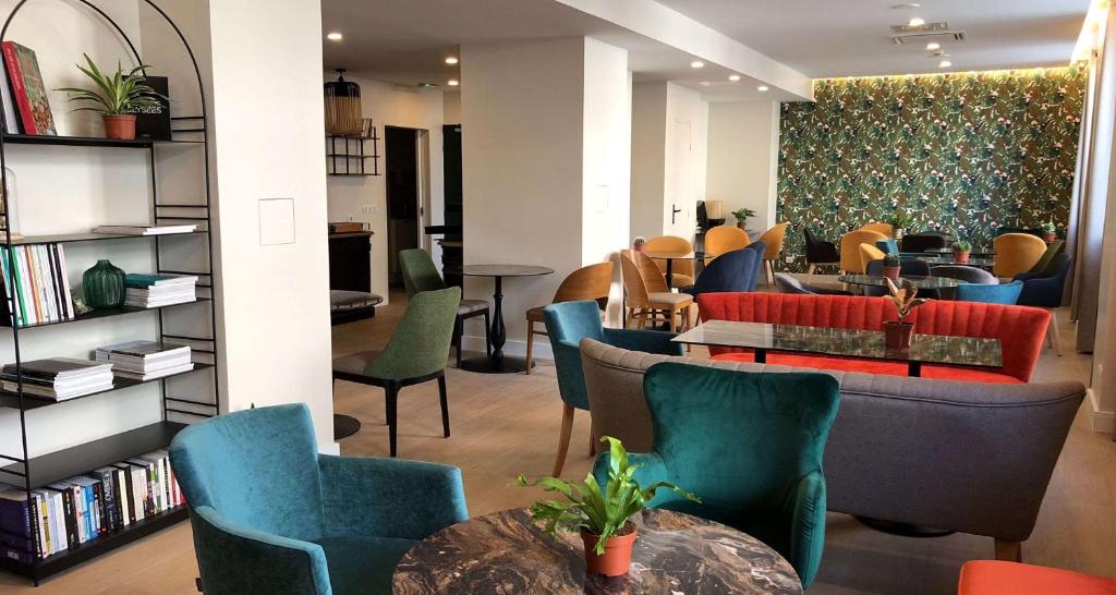 Hotel Apolonia Paris Montmartre; Sure Hotel Collection By Best Western - Gennevilliers