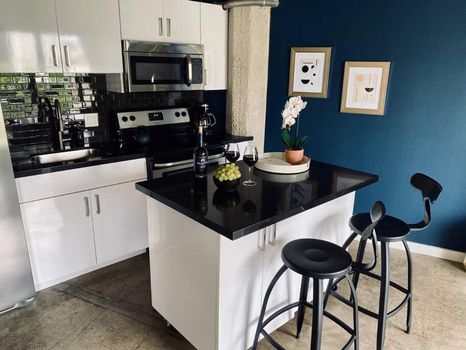 Beachwood Canyon Los Angeles airbnb, hotels and vacation rentals