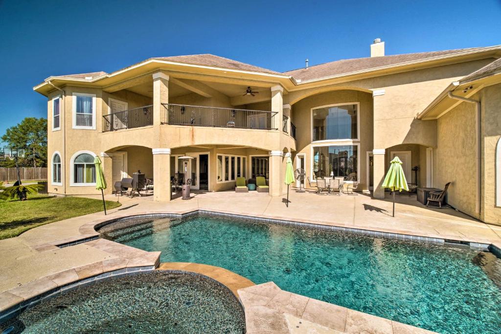 Luxury Family Estate with Pool Near Houston! - Aéroport George-Bush de Houston (IAH)