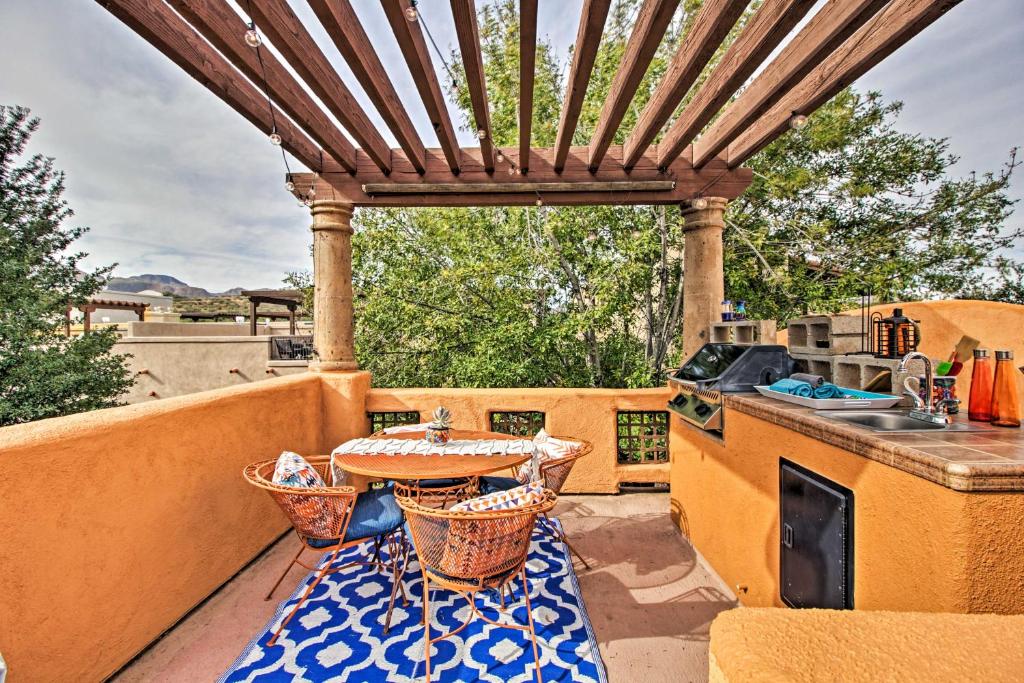 Adobe Escape with Outdoor Kitchen and Pool Access - Tubac
