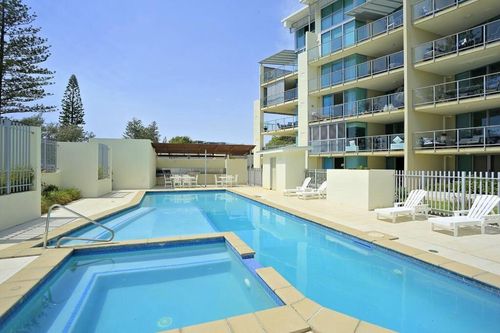 Luxury Bargara Oceanfront Apartment - Bundaberg