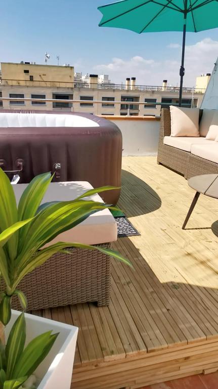 Rooftop 35m2 jacuzzi - plein sud - 2 chambres - Roses