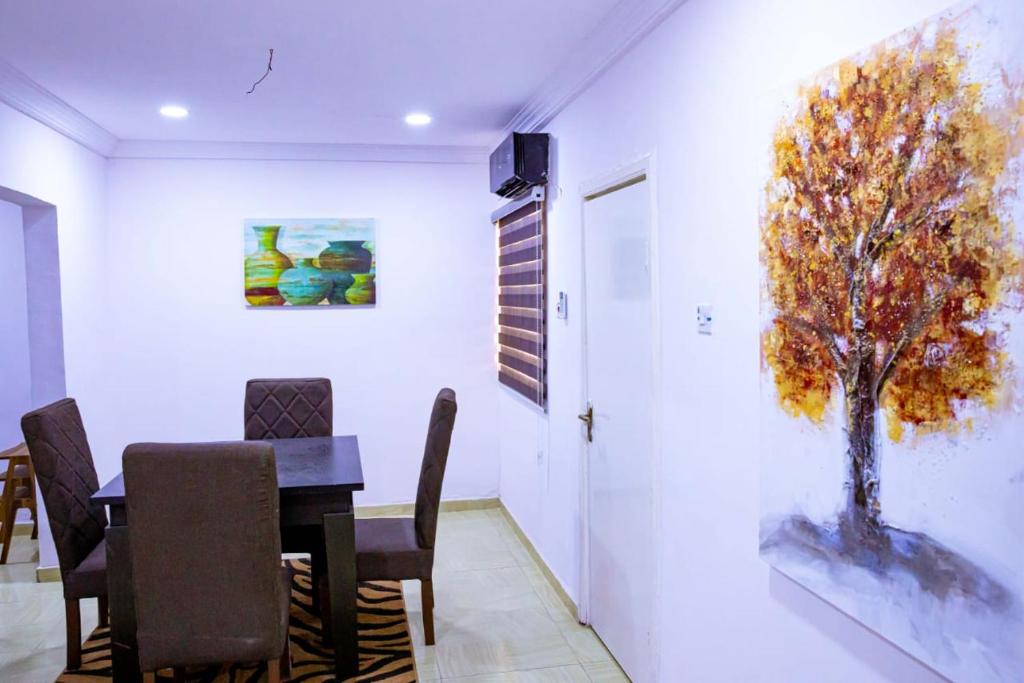 Tia Apartment Shortlet Home Ibadan. 3-bed luxury bungalow - Ibadan